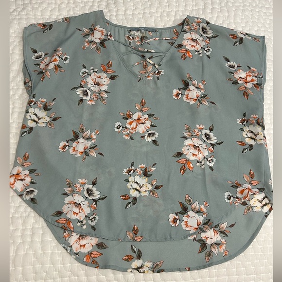 Shirt Sleeve Flower Shirt by Sweet Rain Size Large - Picture 2 of 4
